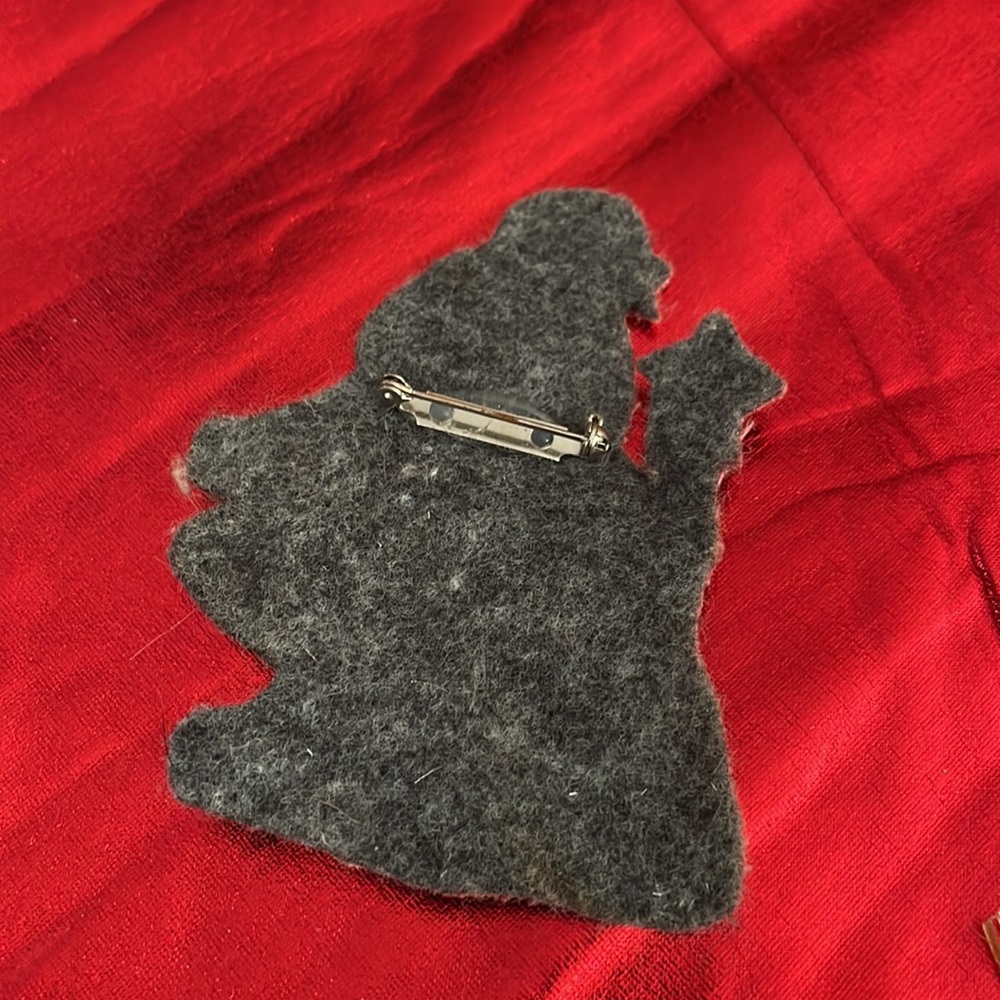 Pin - Picture 2 of 2